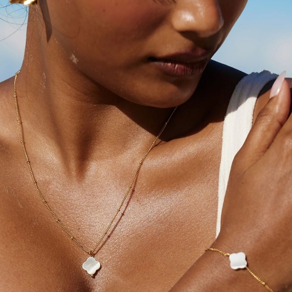 NIB New Atolea POSITANO NECKLACE Jewelry Gold Color - Picture 2 of 8